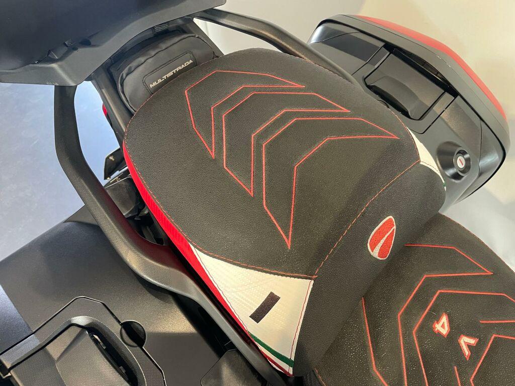 MULTISTRADA V4