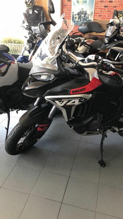 MULTISTRADA V4