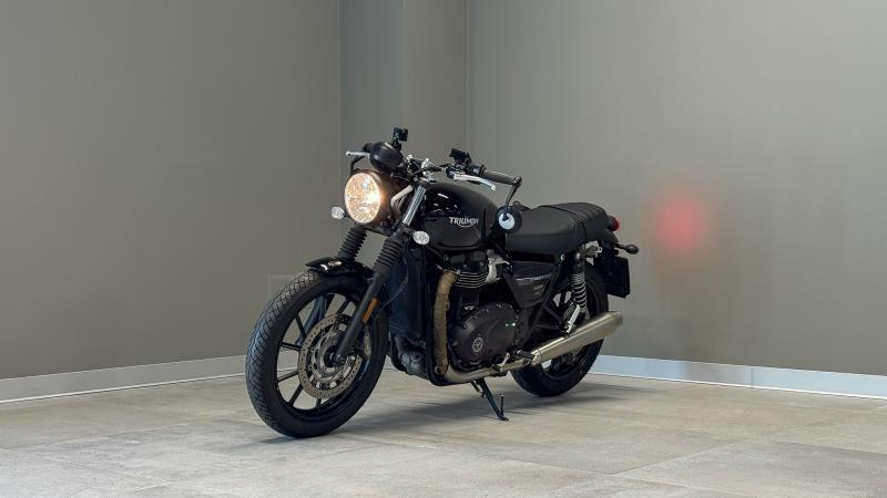 STREET TWIN 900