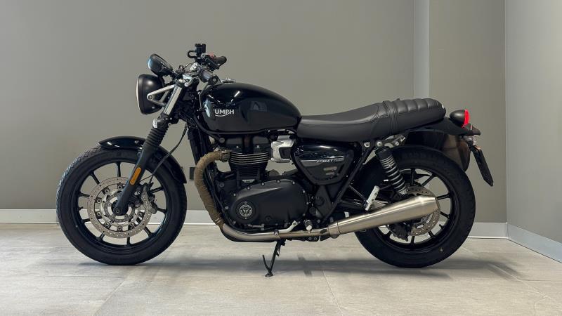STREET TWIN 900
