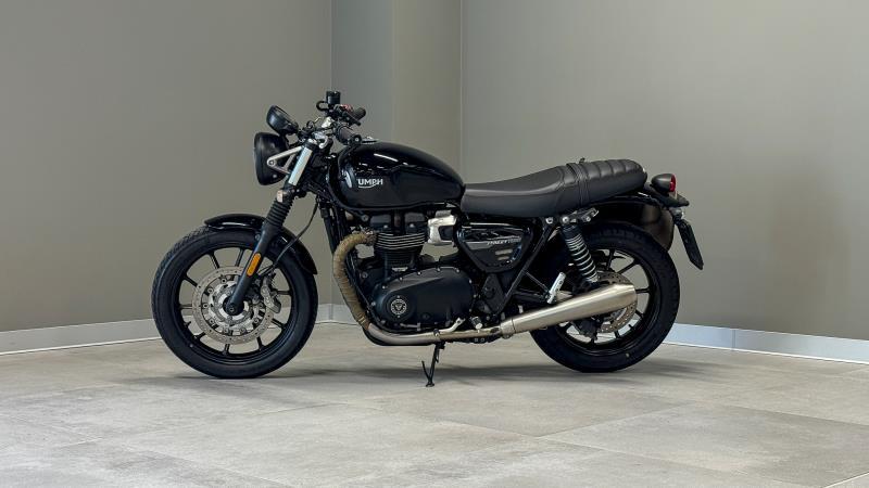 STREET TWIN 900
