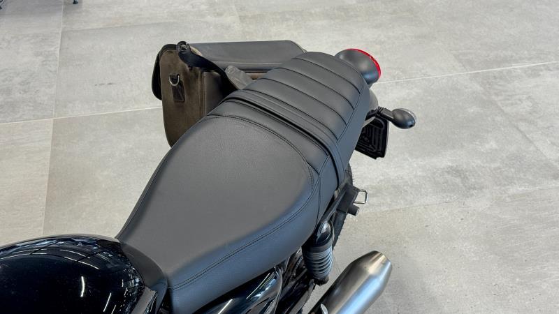 STREET TWIN 900