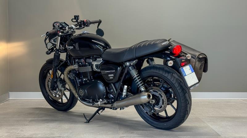 STREET TWIN 900