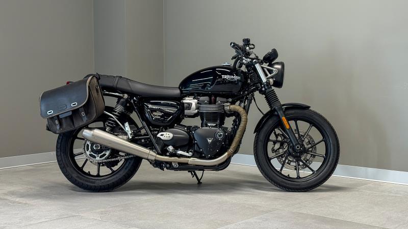 STREET TWIN 900