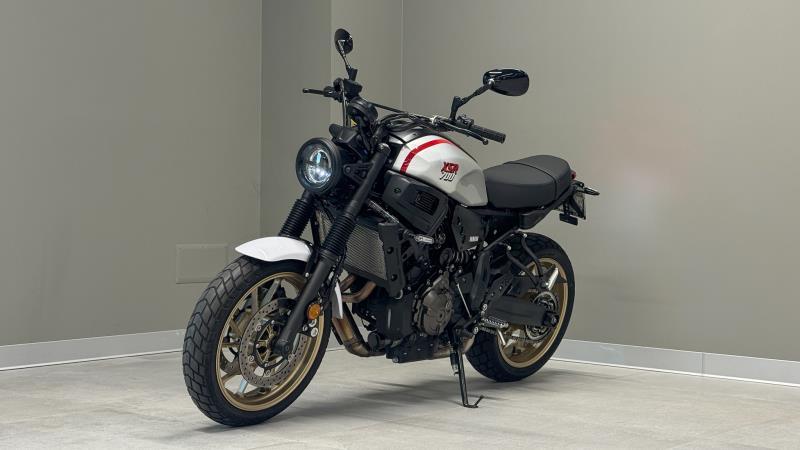 XSR 700