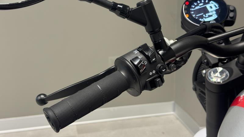 XSR 700