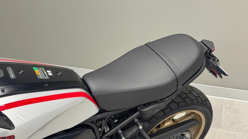 XSR 700