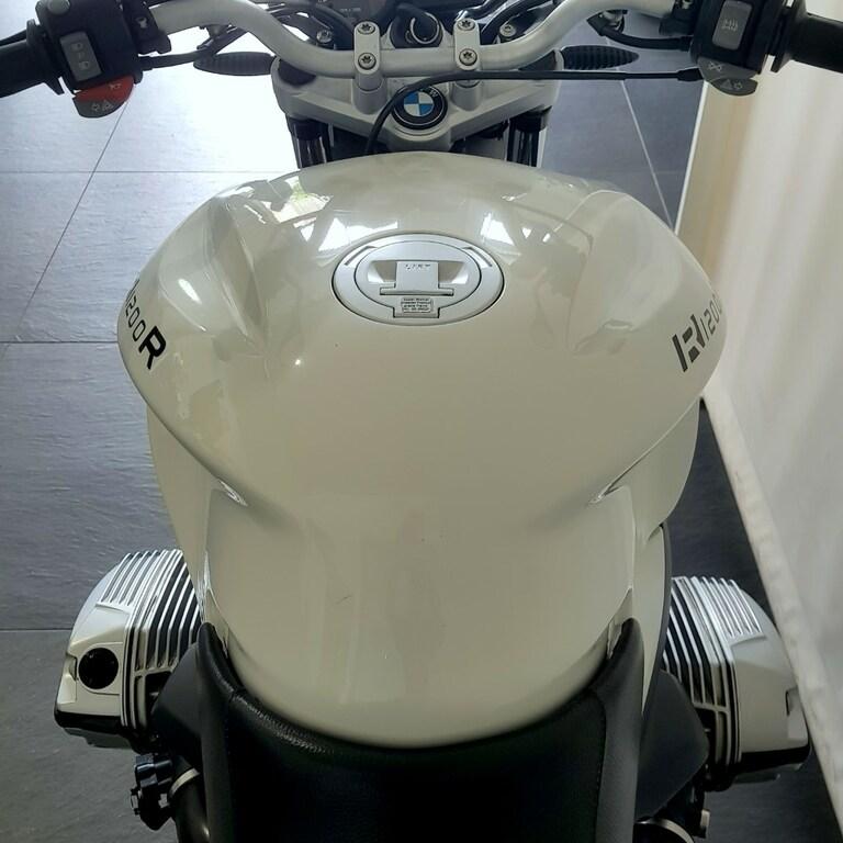 R 1200 R