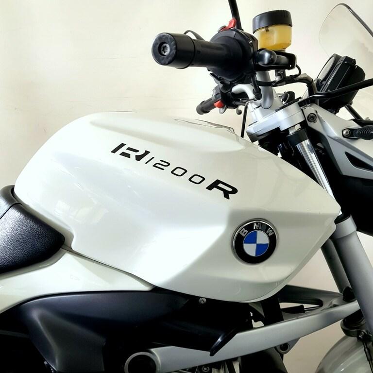 R 1200 R