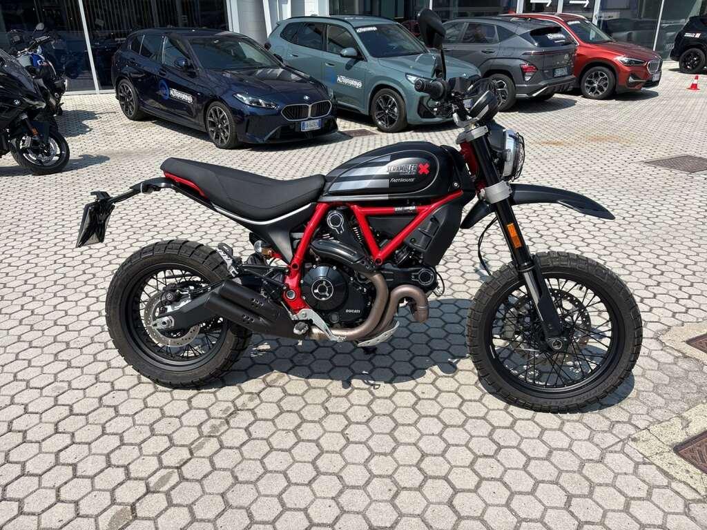 SCRAMBLER 800