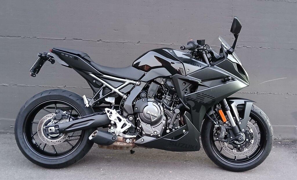 GSX-8S