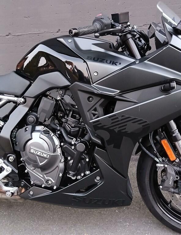 GSX-8S