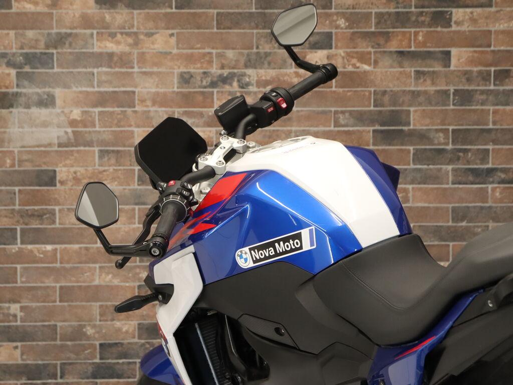 F 900 R