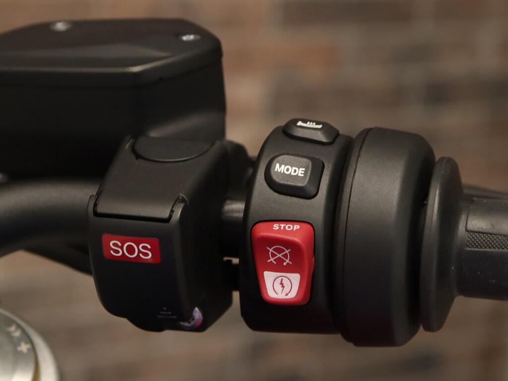 F 900 R