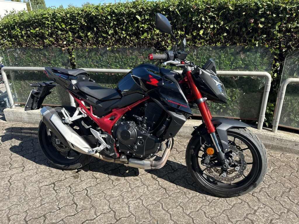 HORNET 750