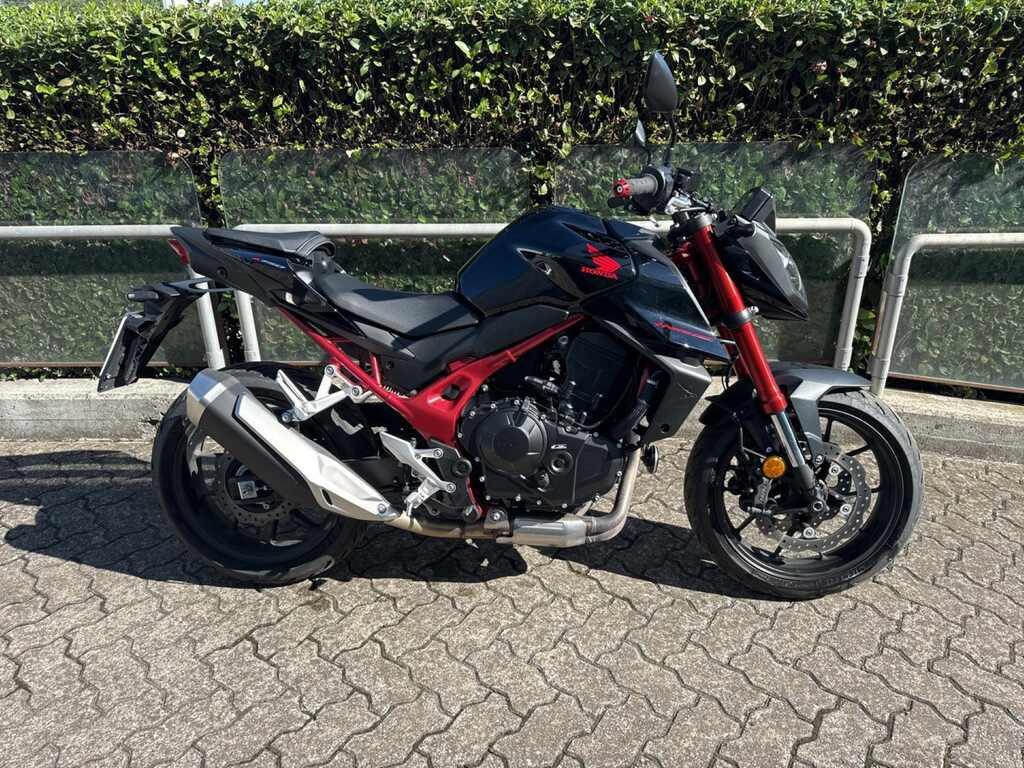 HORNET 750