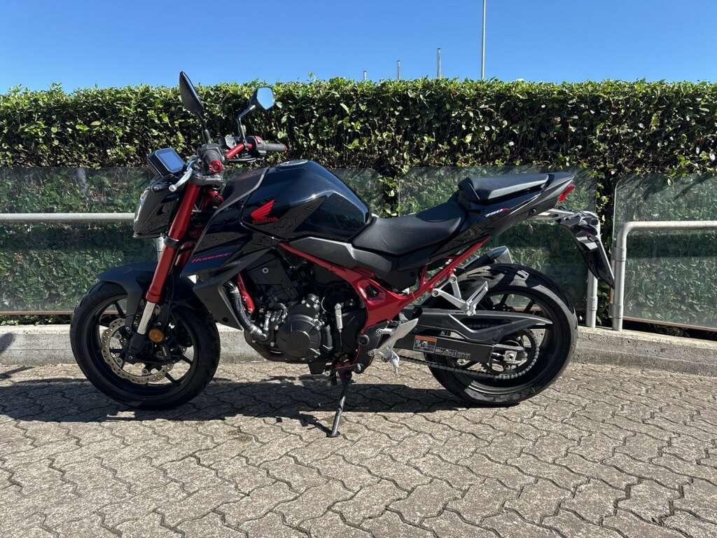 HORNET 750