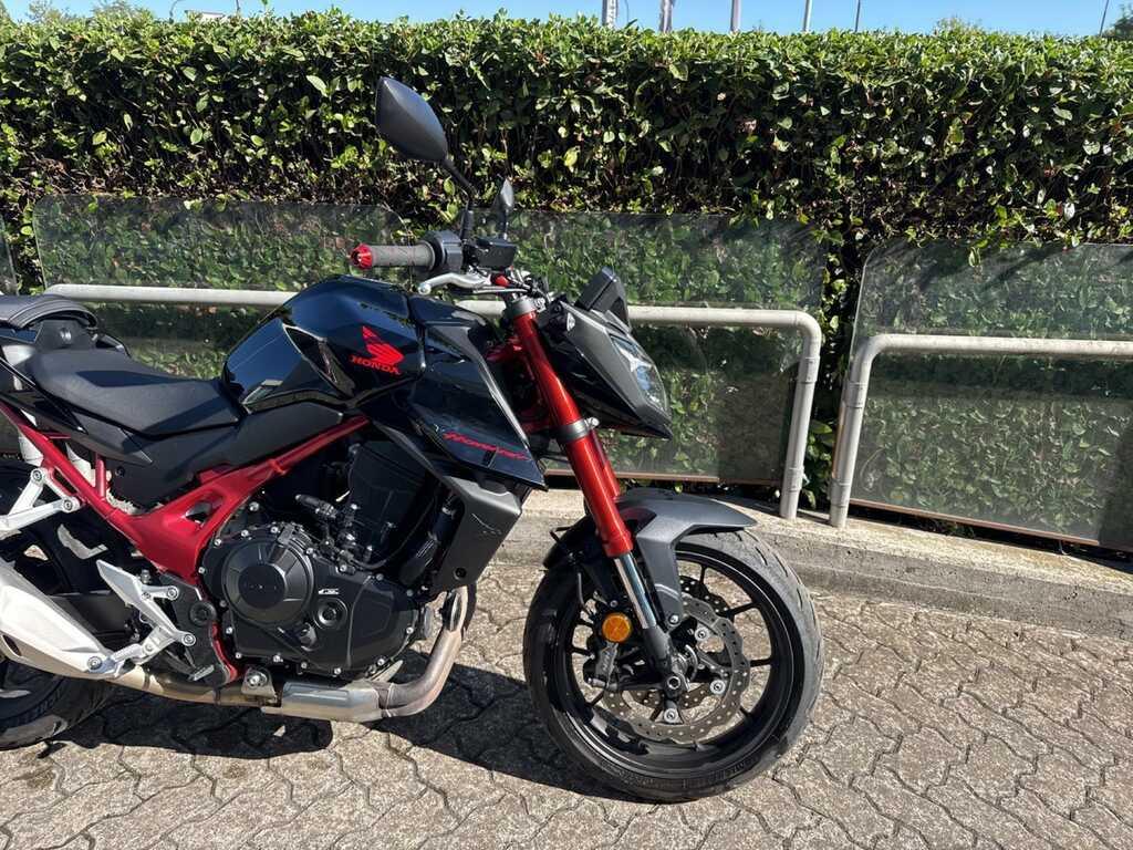 HORNET 750