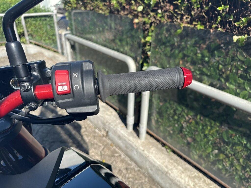 HORNET 750