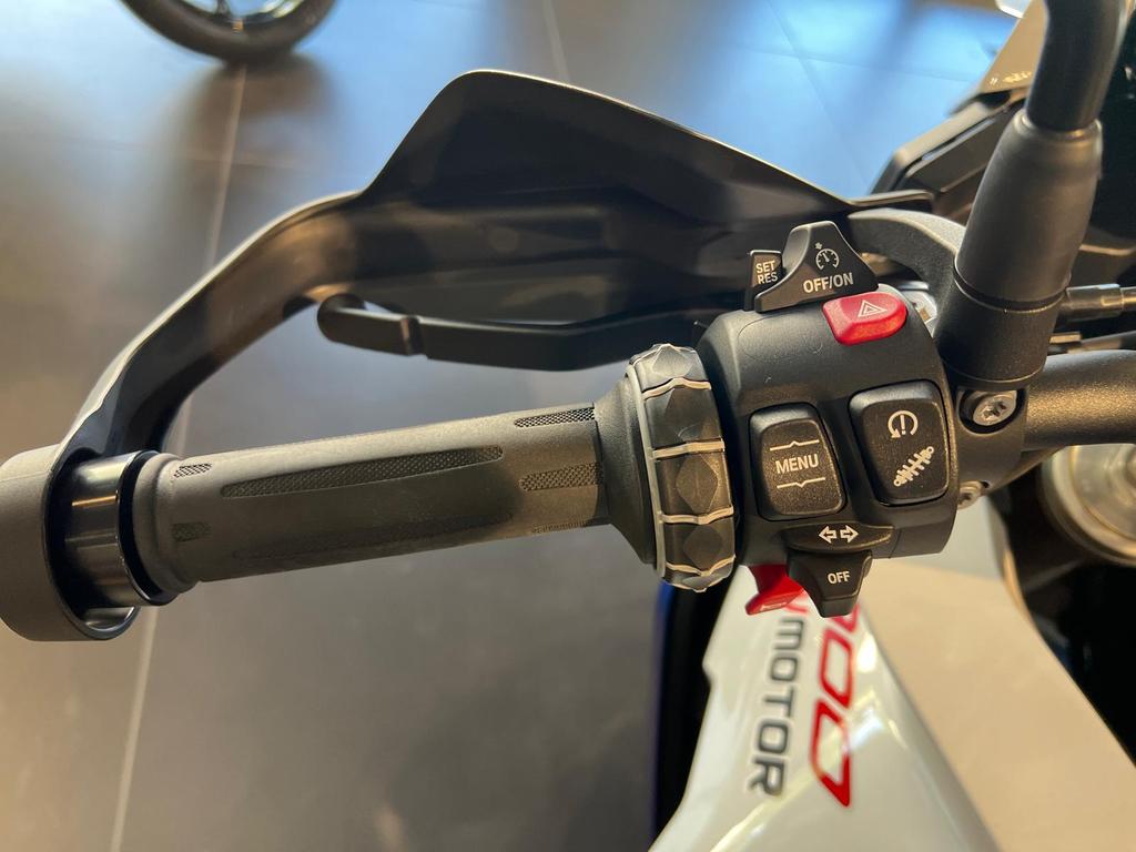 F 900 XR