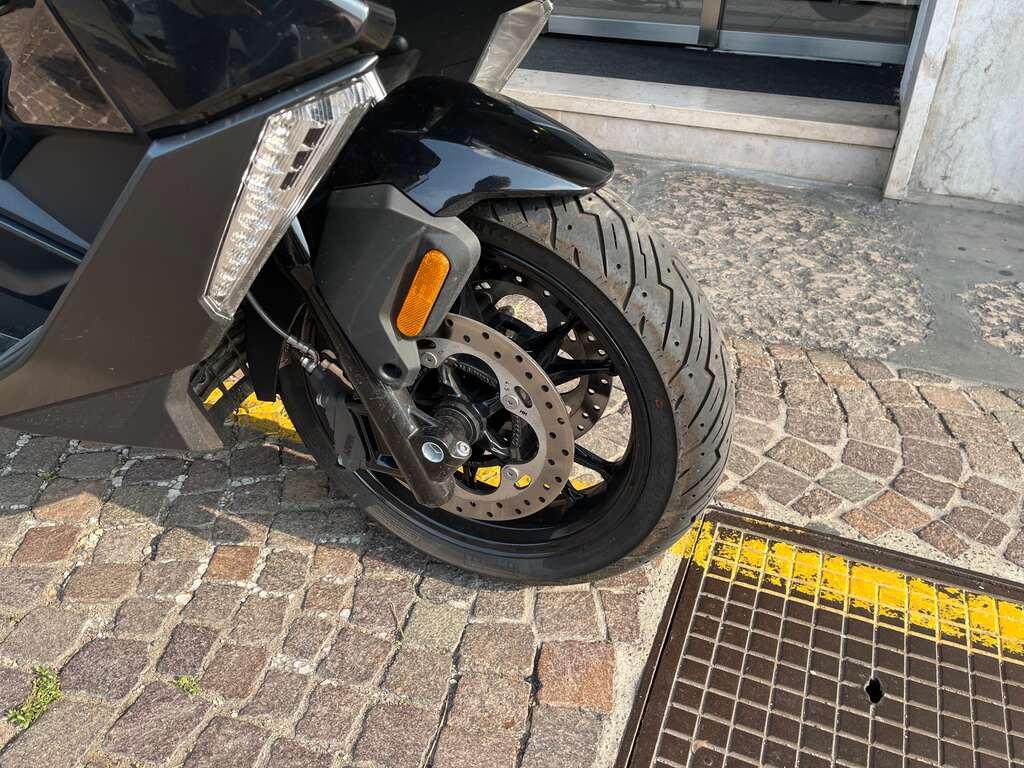C 400 GT