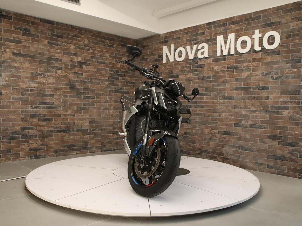 M 1000 R