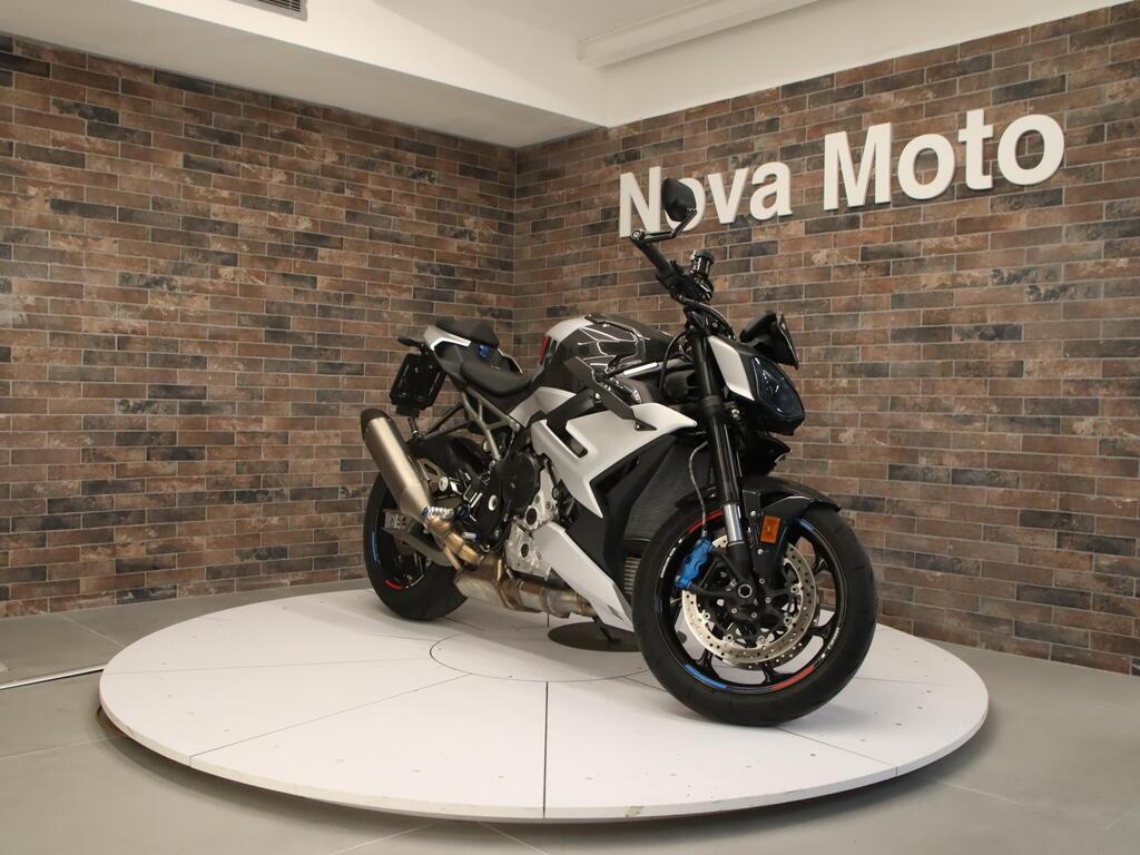 M 1000 R