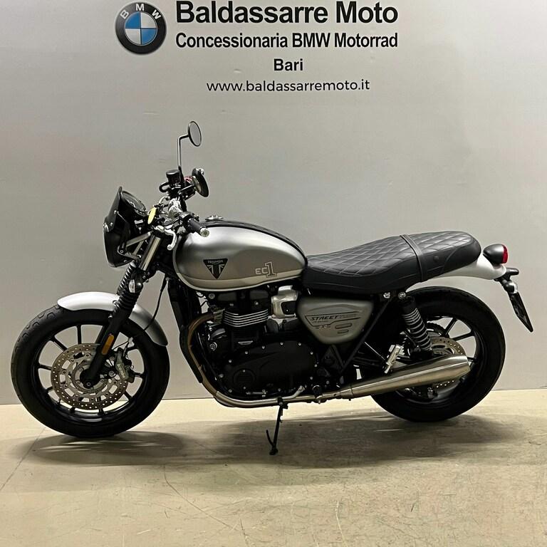 STREET TWIN 900