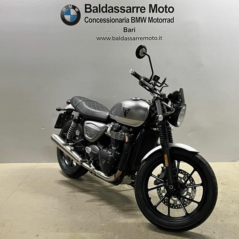 STREET TWIN 900