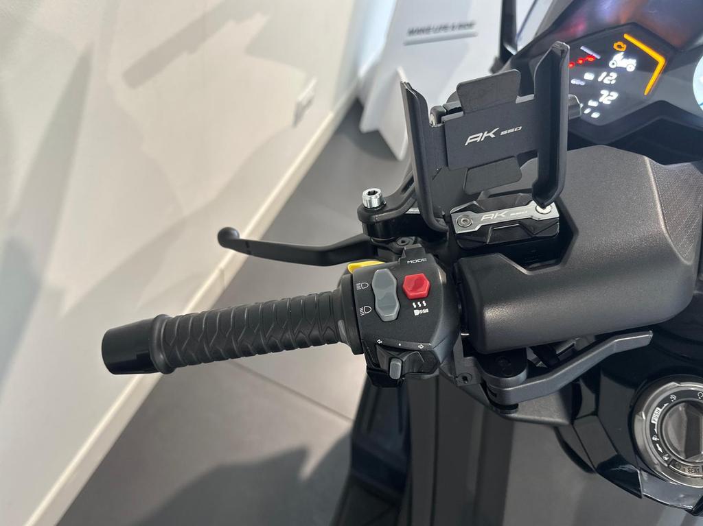 AK 550