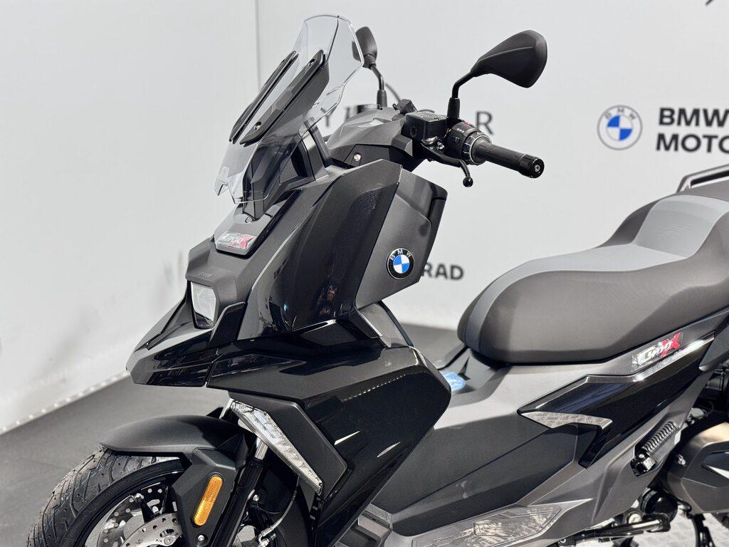 C 400 X