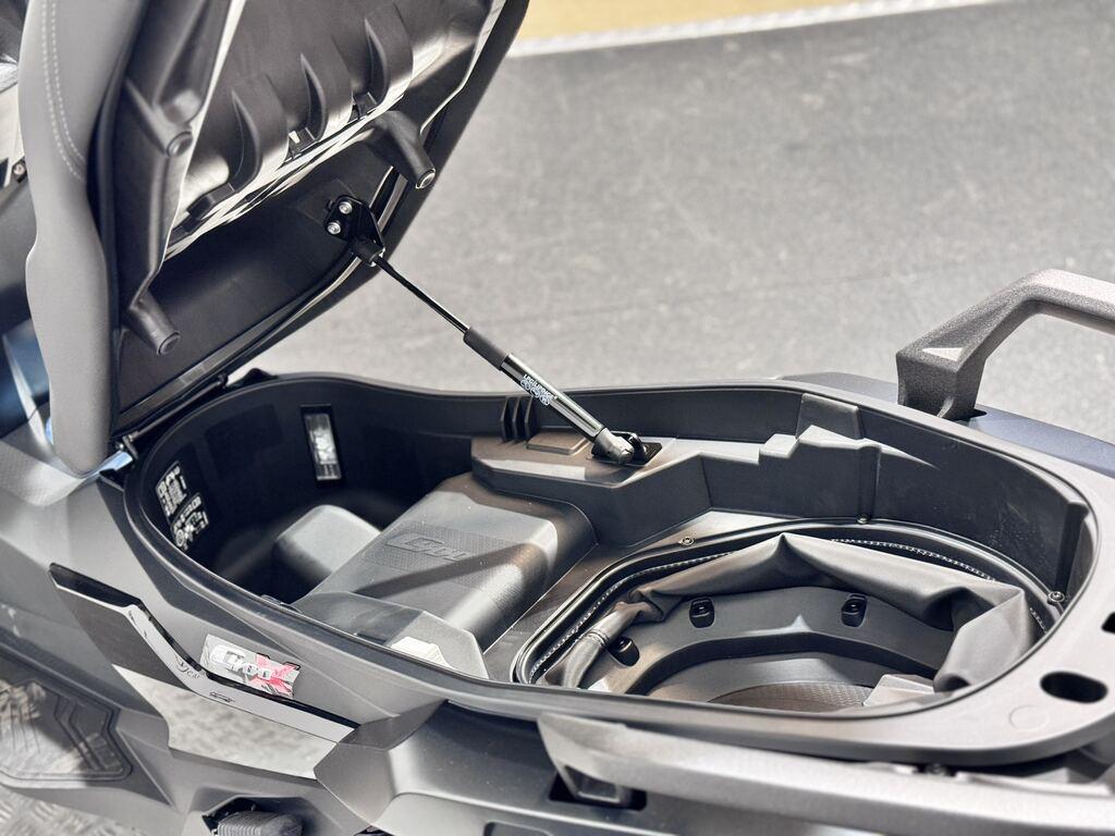 C 400 X