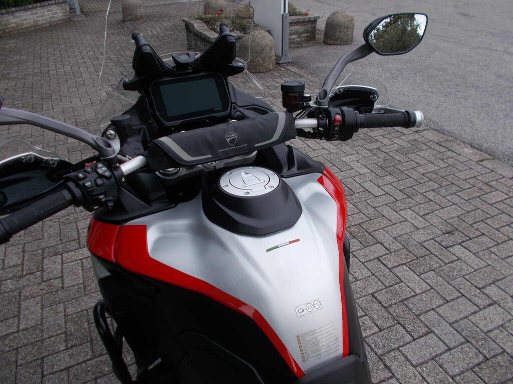 MULTISTRADA V4
