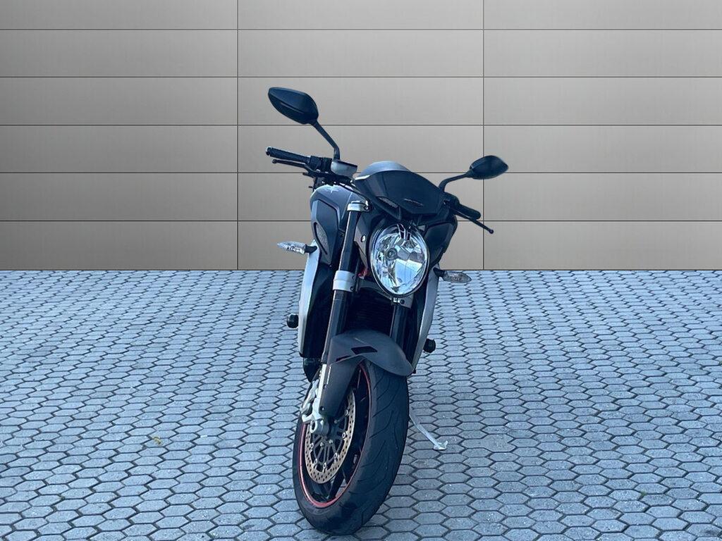BRUTALE 675