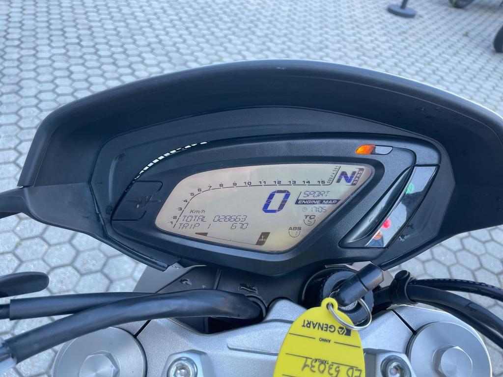 BRUTALE 675