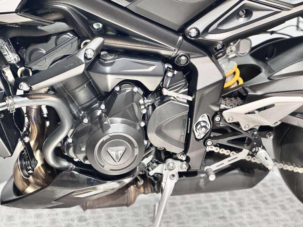 STREET TRIPLE 765