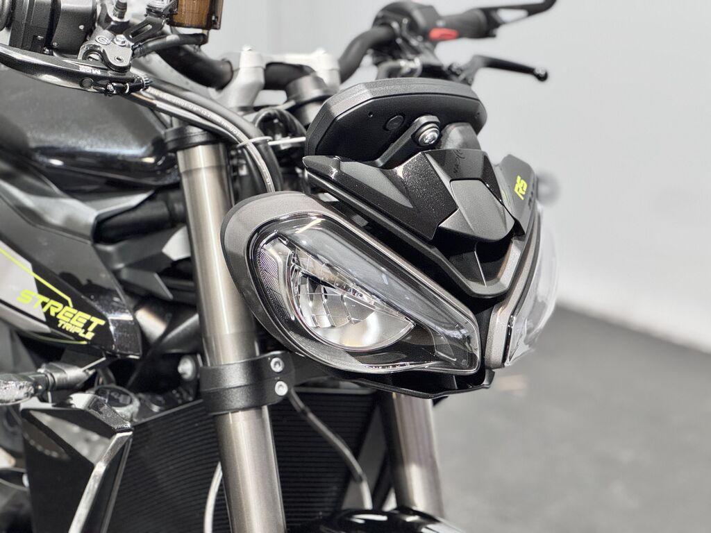 STREET TRIPLE 765