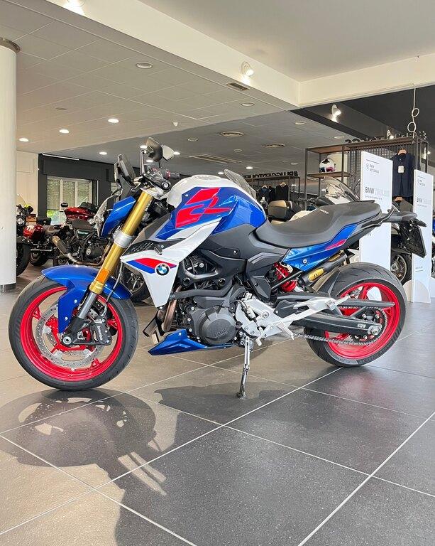 F 900 R
