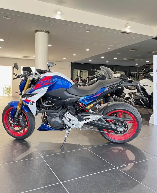 F 900 R