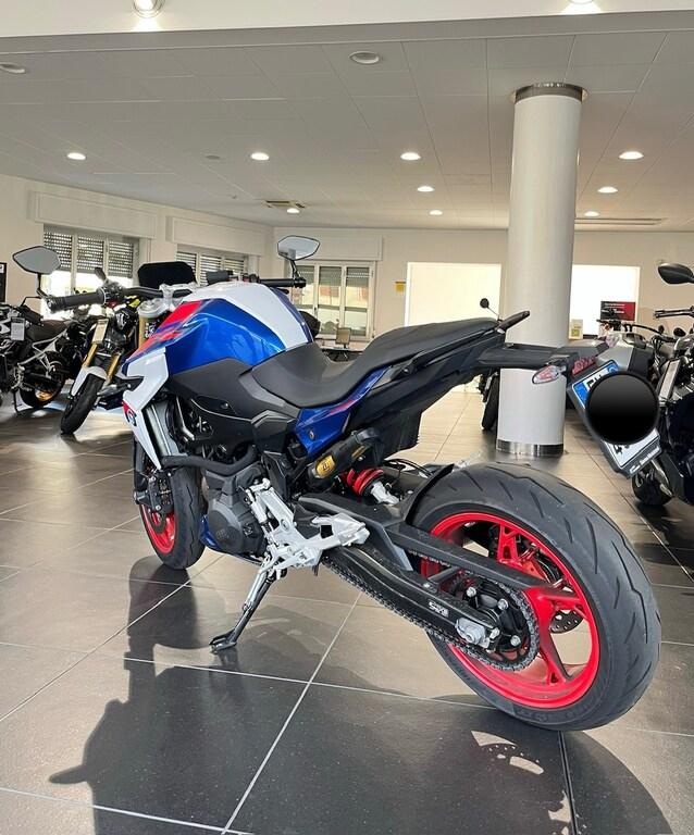 F 900 R
