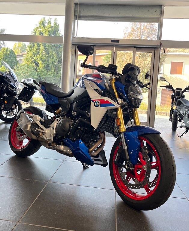 F 900 R