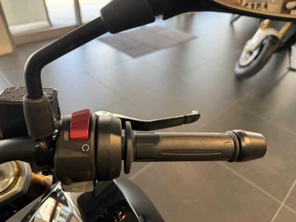 G 310 R