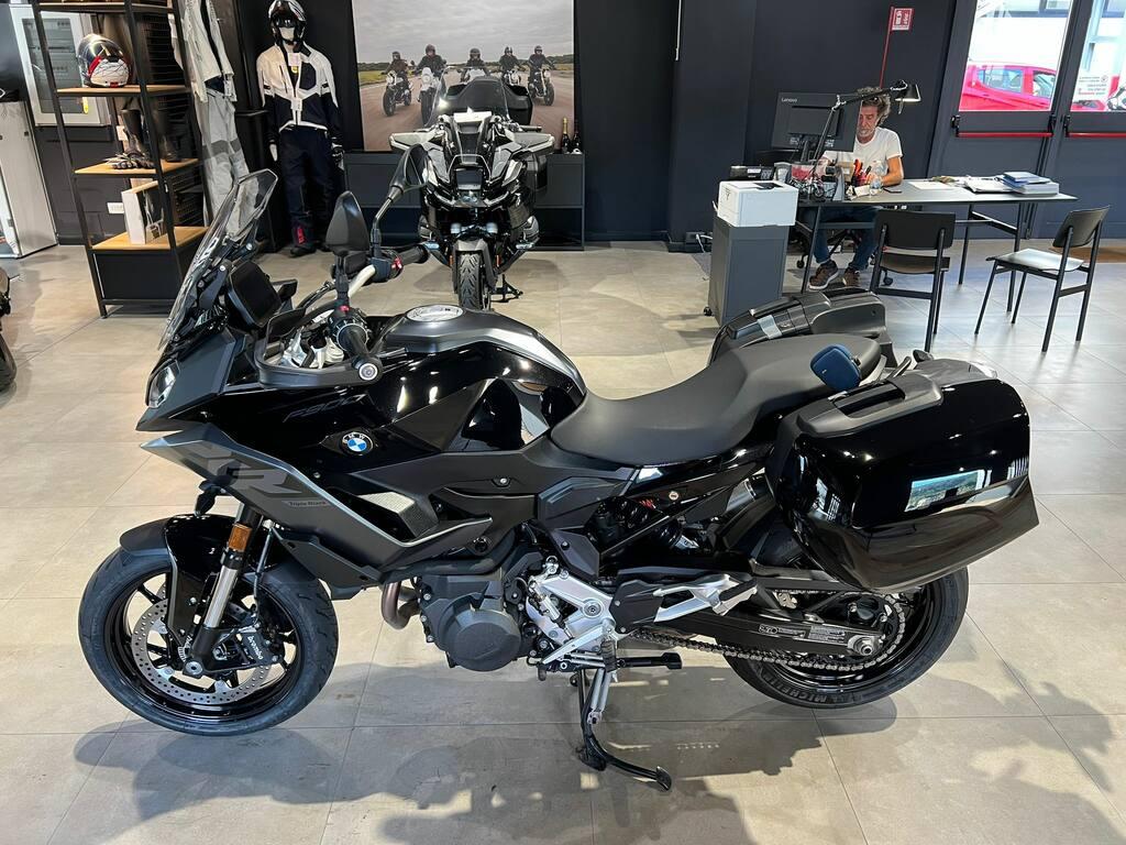 F 900 XR