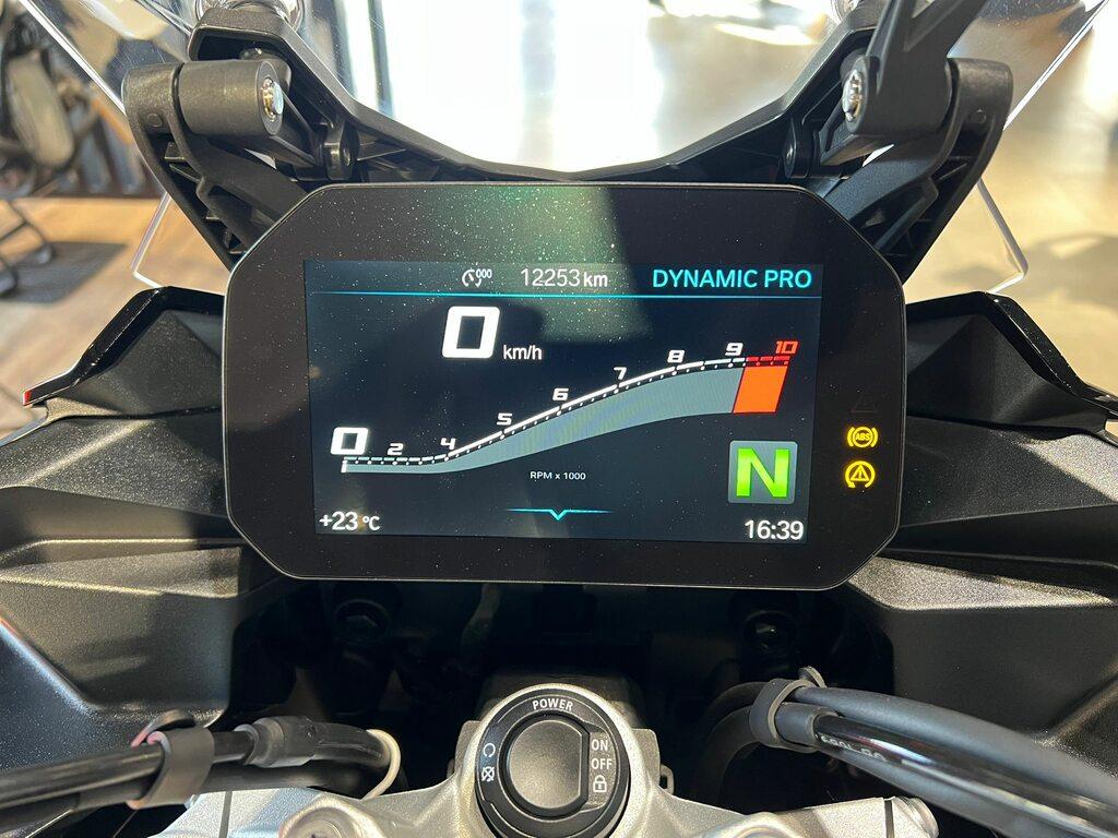 F 900 XR