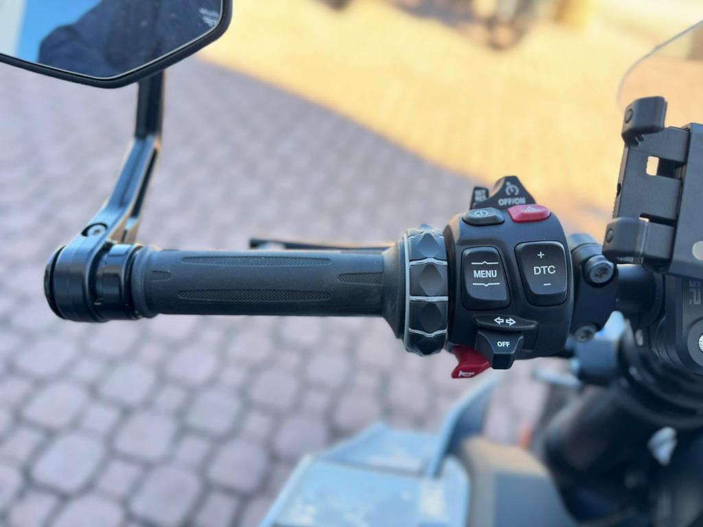 M 1000 R