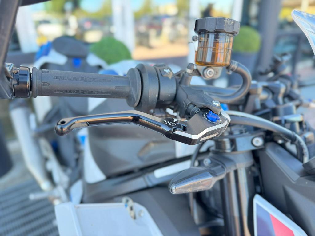 M 1000 R