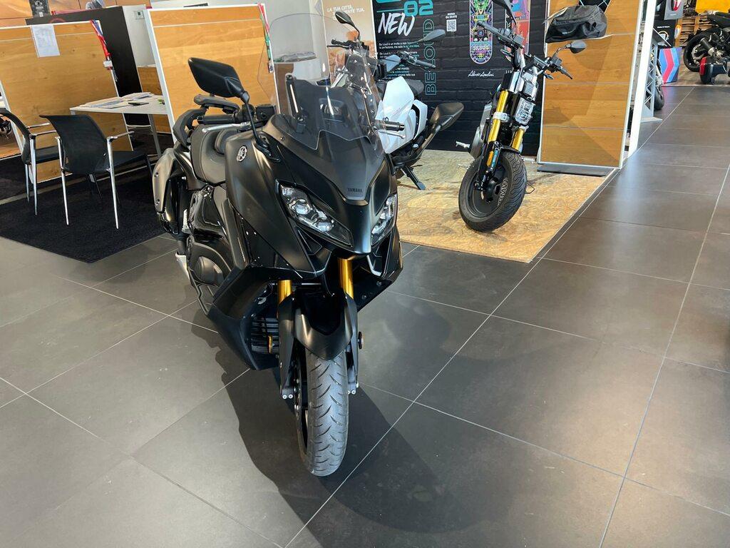 T-MAX 560