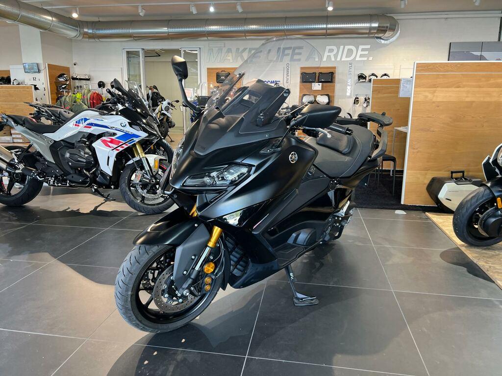 T-MAX 560