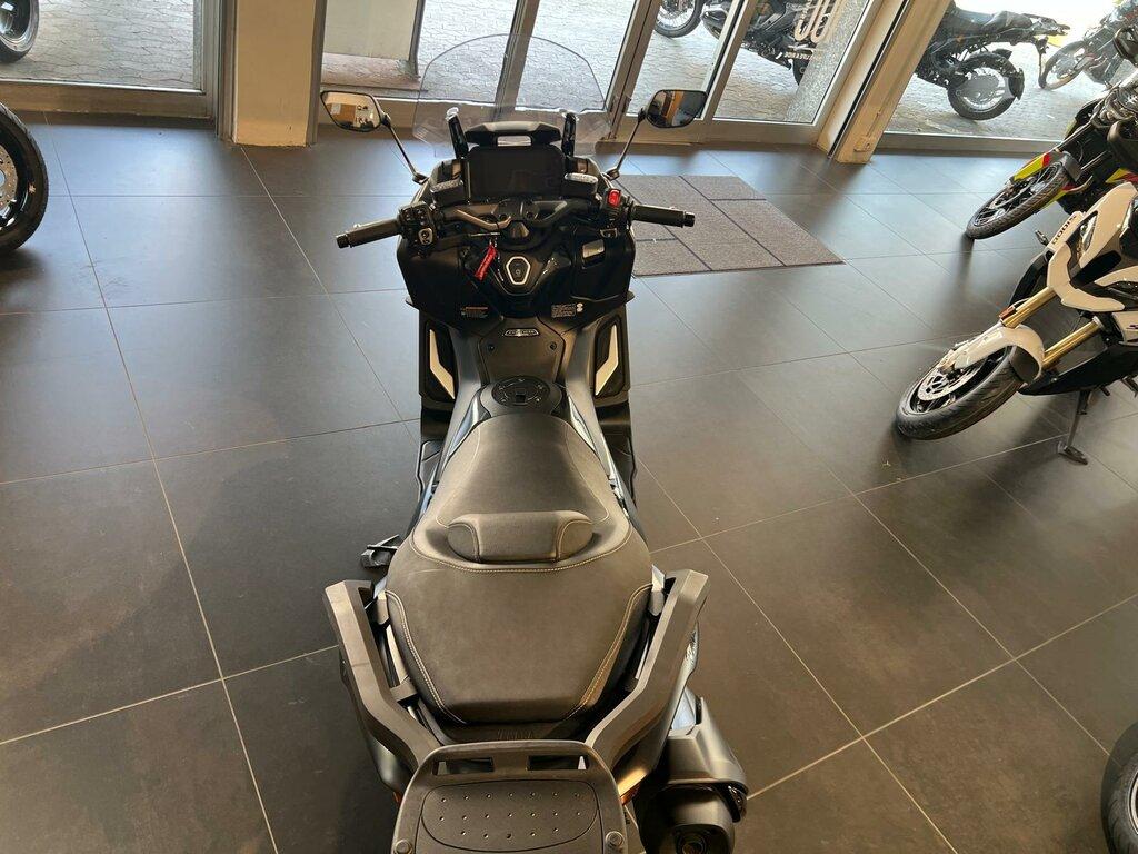 T-MAX 560