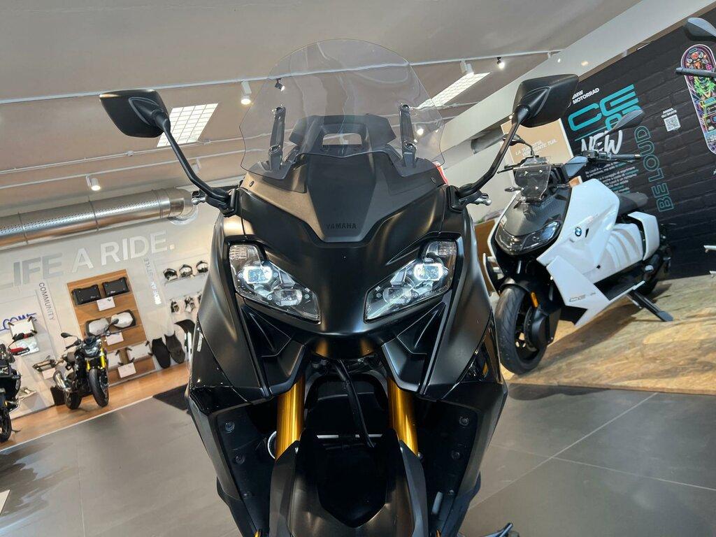 T-MAX 560